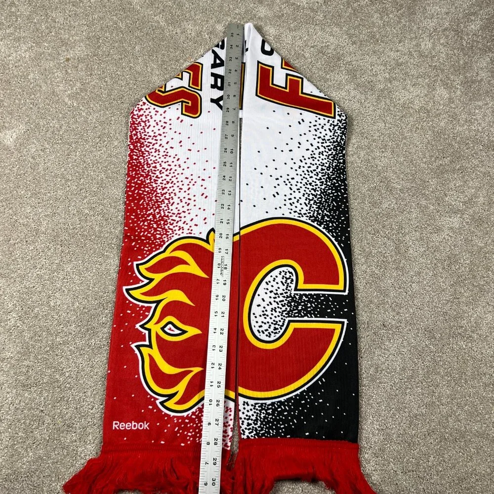 Reebok Unisex OSFA Red White Winter Fringe Calgary Flames Ice Hockey Scarf NWT‎